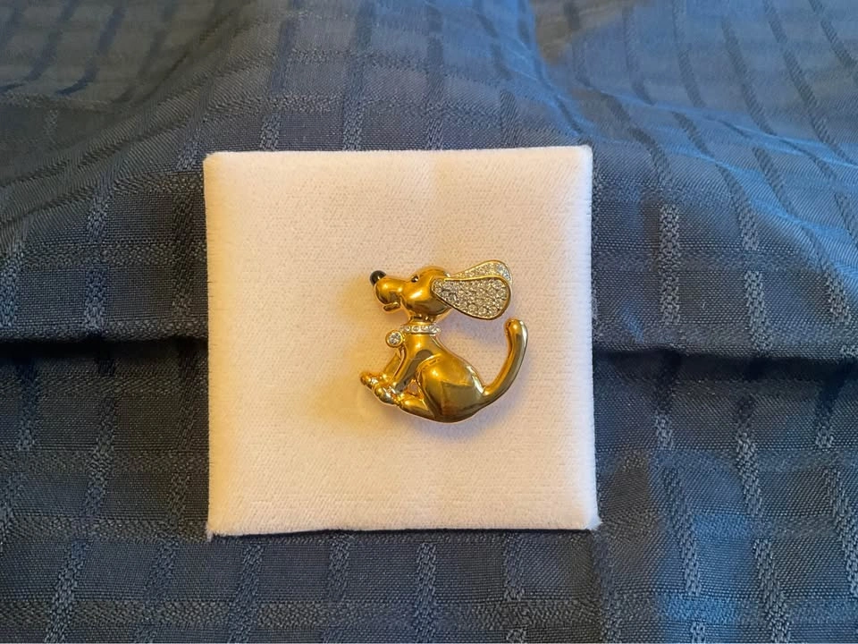 Small Gold dog Brooch - photo 3