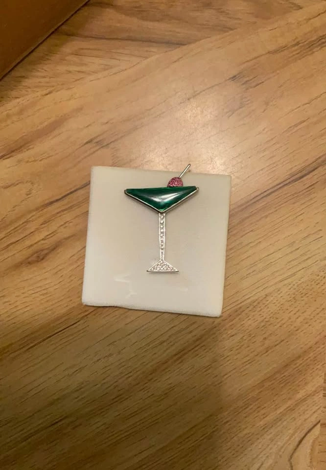 Martini brooch