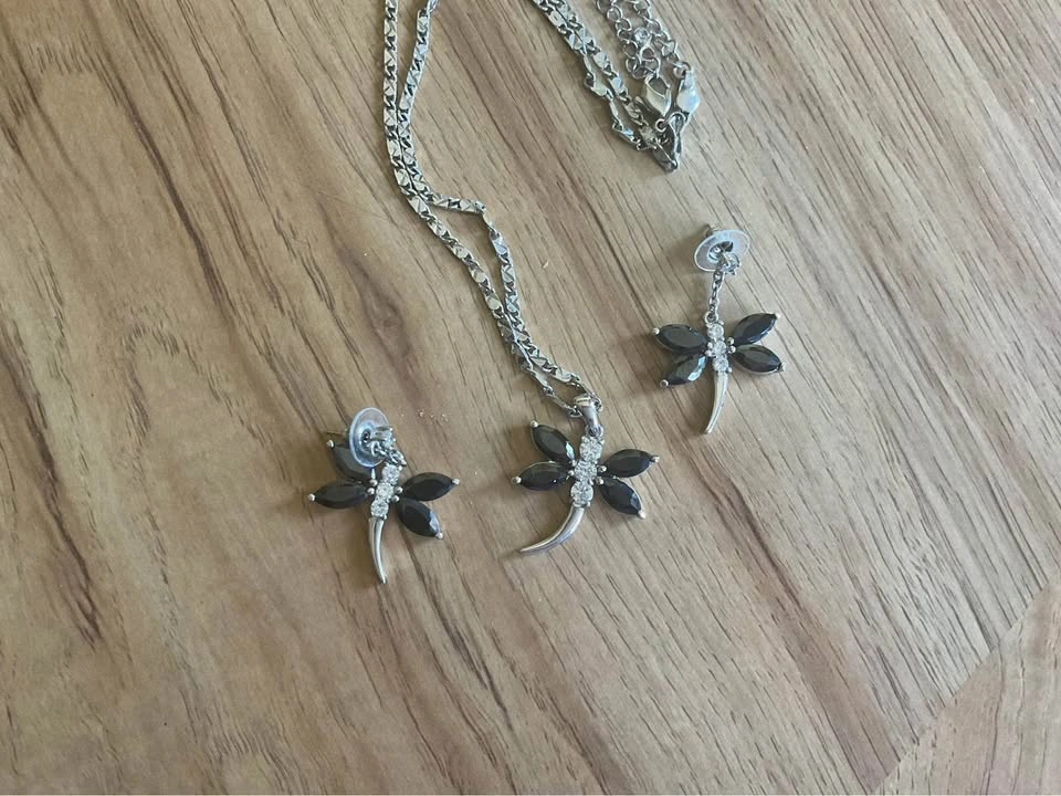 Dragonfly Necklace and Earrings - photo 2