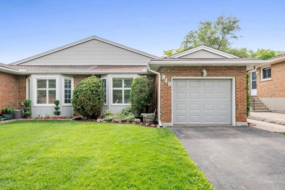 3 Beds 2 Baths - House
