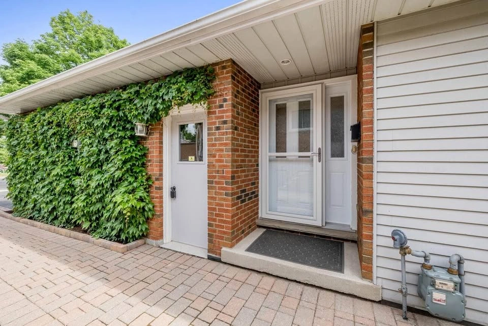3 Beds 2 Baths - House - photo 2