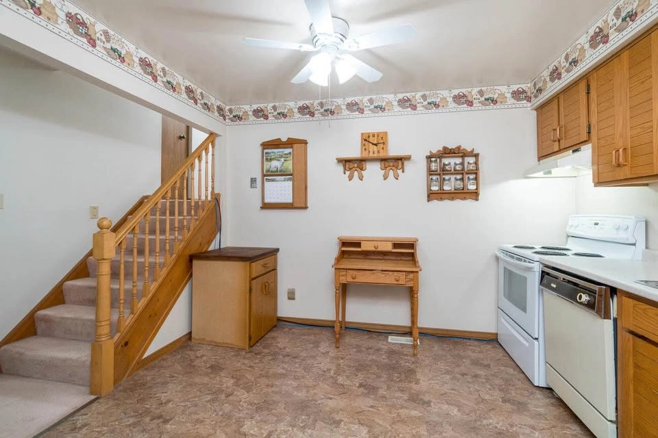 3 Beds 2 Baths - House - photo 5