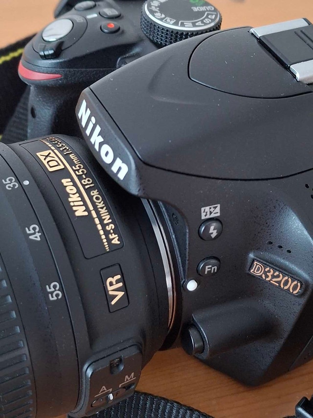 Nikon D3200 kit, 24MP sensor, HD video, shutter count - photo 2