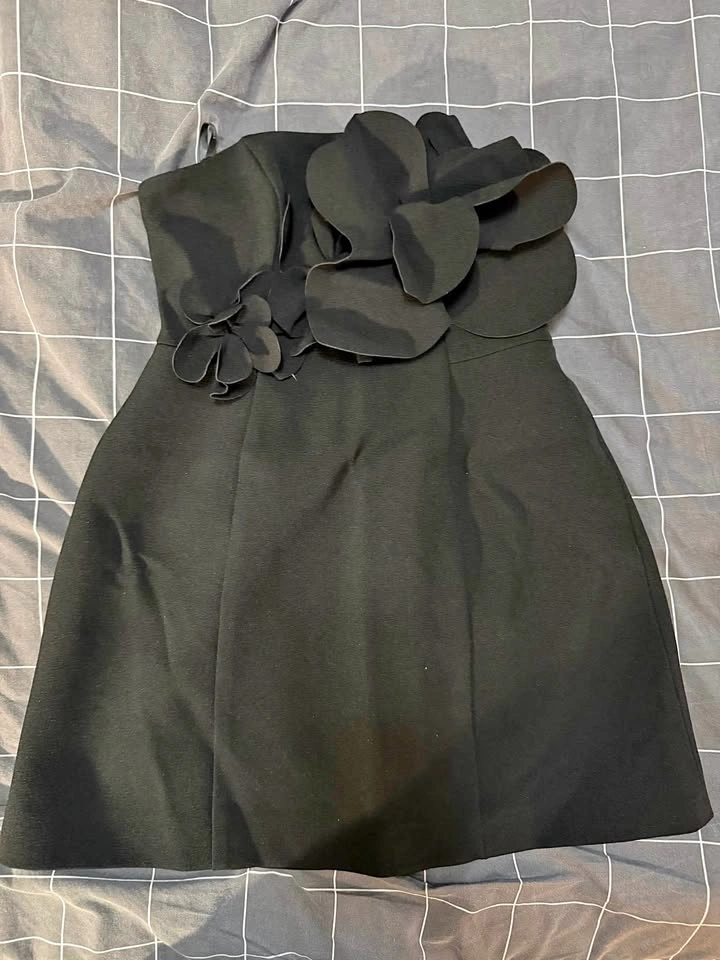 Evernew Mini Black Cocktail Dress with flower design (Size 4)