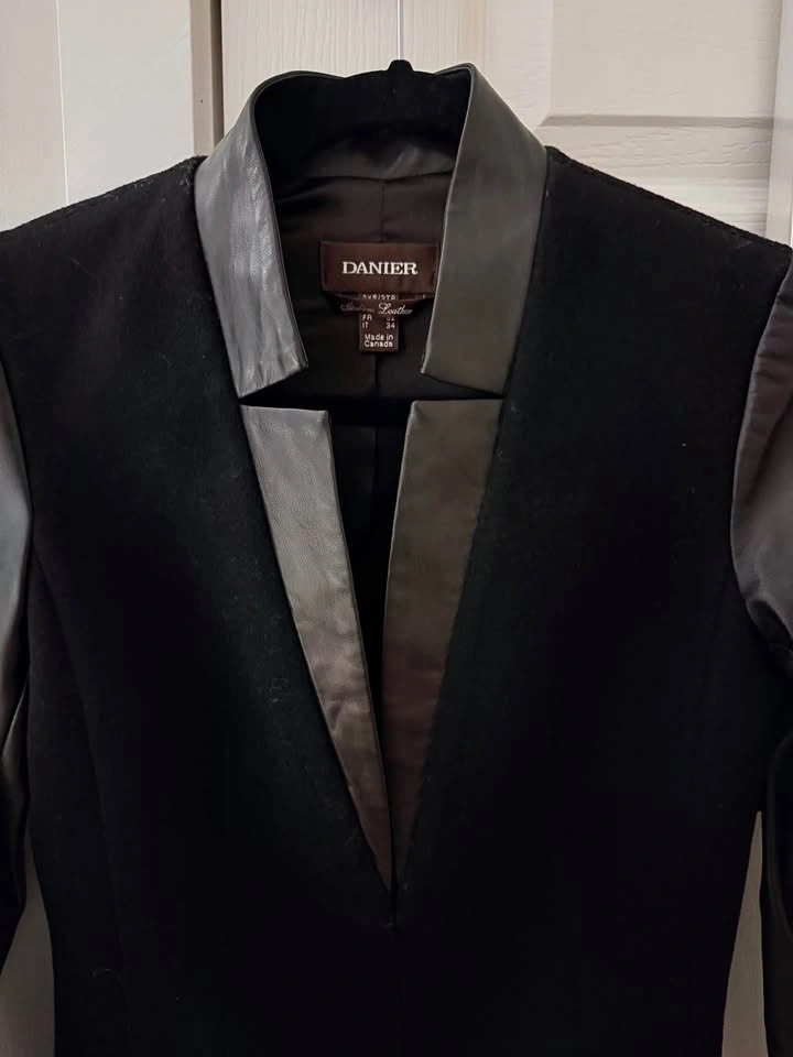 Genuine Leather and Wool Blazer (Size US 0) - photo 3