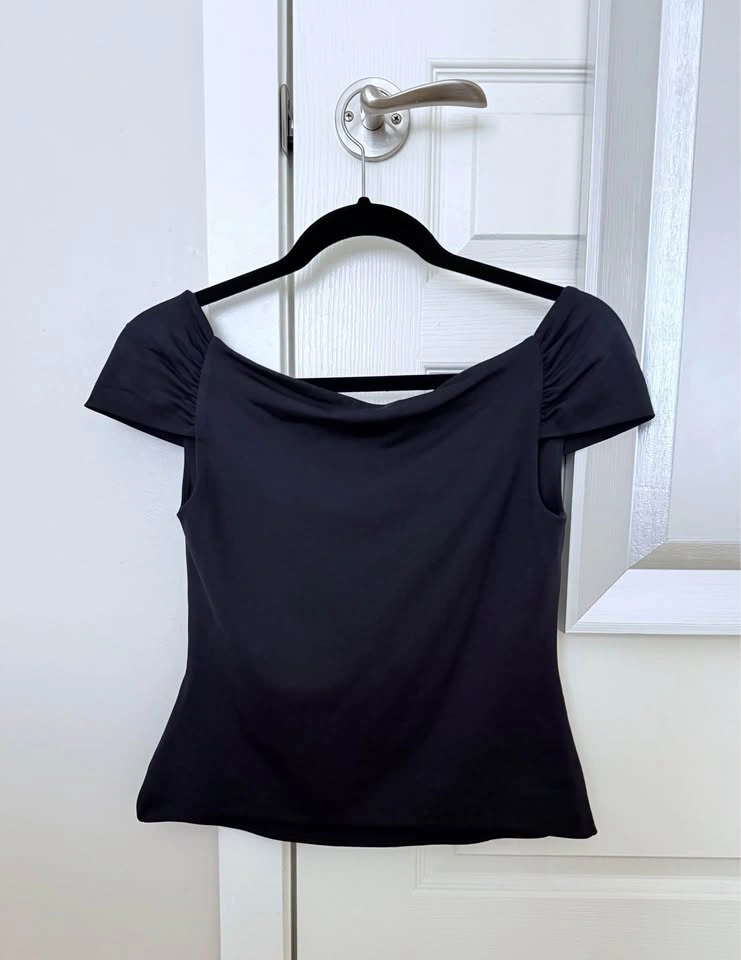 Aritzia Babaton Original Contour Ravish Top in Black (Size Large - photo 3