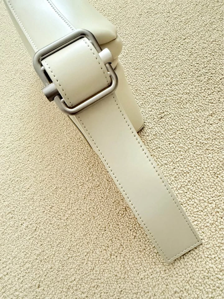 OSOI Leather Folder Brot Bag in Cream - photo 5