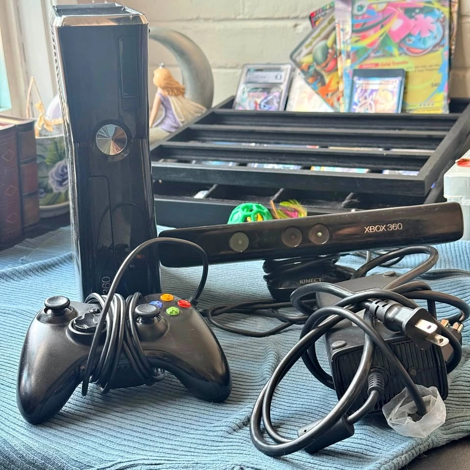 Microsoft Xbox 360 S 250GB Console with Kinect and Minecraft