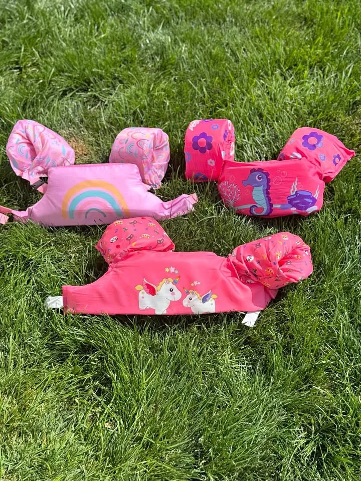 Child’s swim vest for sale !