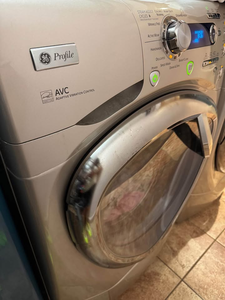 GE Electric Washer & Dryer - photo 2