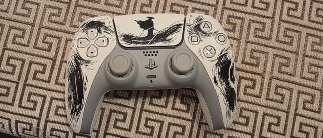 PS5 Slim Ghost of Yōtei Black Limited Edition - photo 5