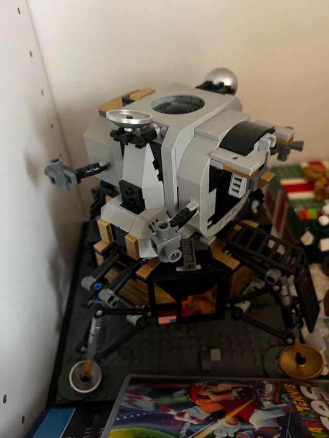LEGO NASA Apollo 11 Lunar Lander - photo 2
