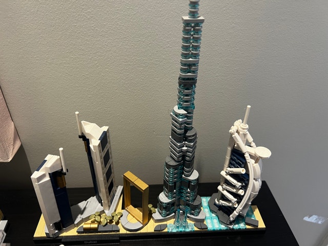LEGO Architecture Dubai Skyline 21052 - photo 2