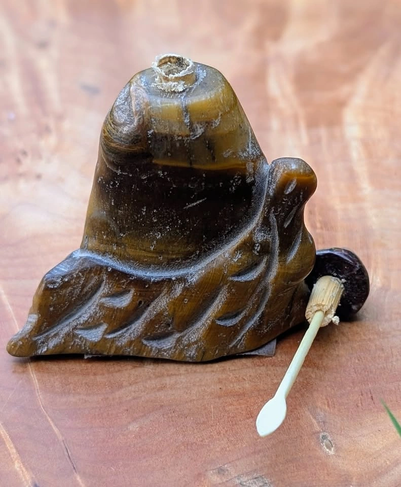 Premium Hand-Carved Tiger's Eye Snuff Bottle (Hollowed) - photo 5