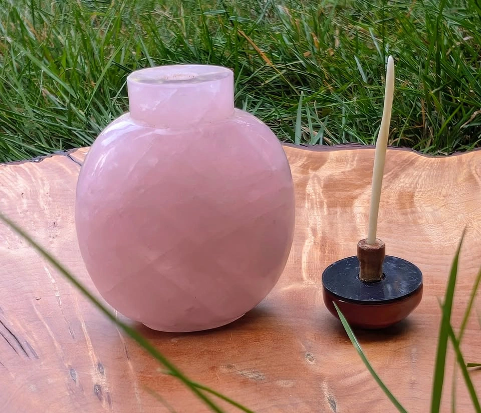 Large Vintage Hollowed Rose Quartz Snuff Bottle - photo 4