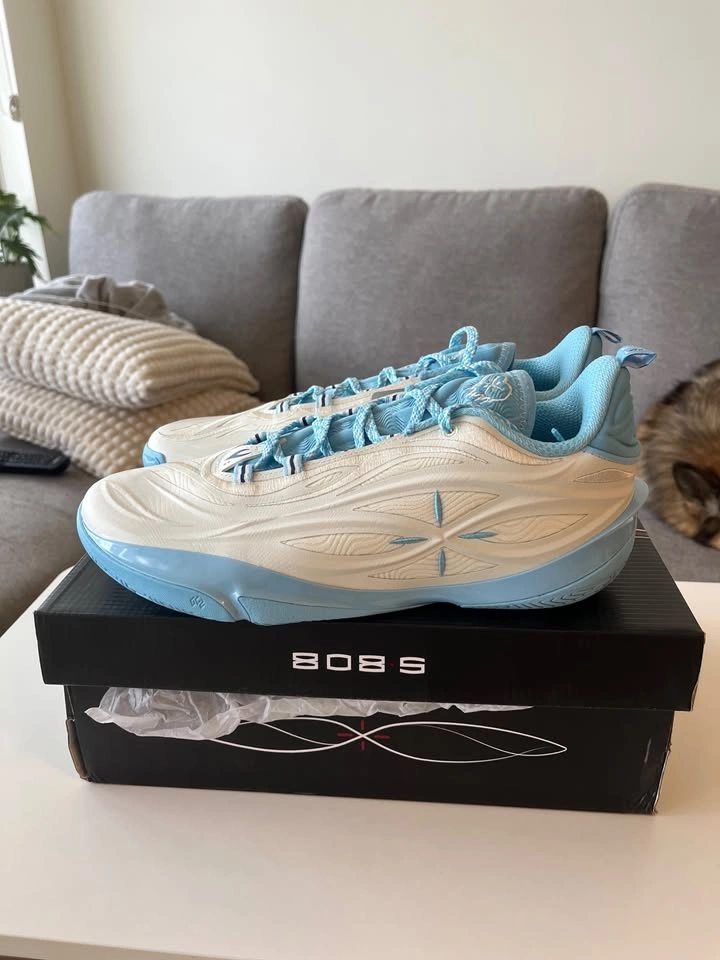 Wade 808 5 Ultra V2 Size US 10 men