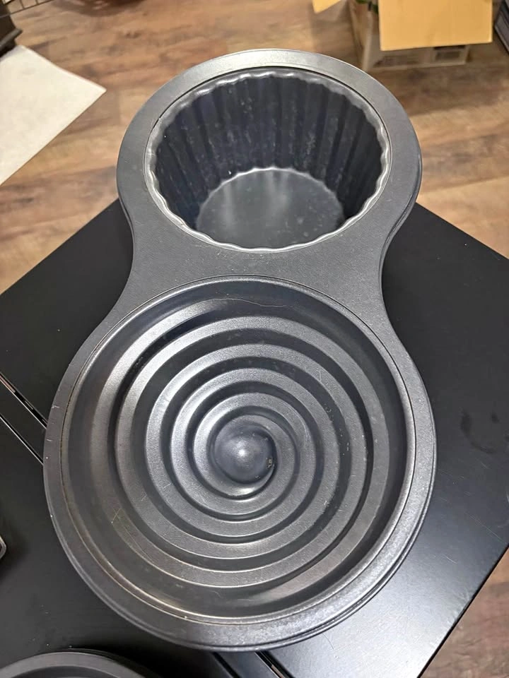 Giant cupcake mould