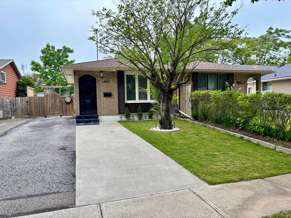 3 Beds 1 Bath - House