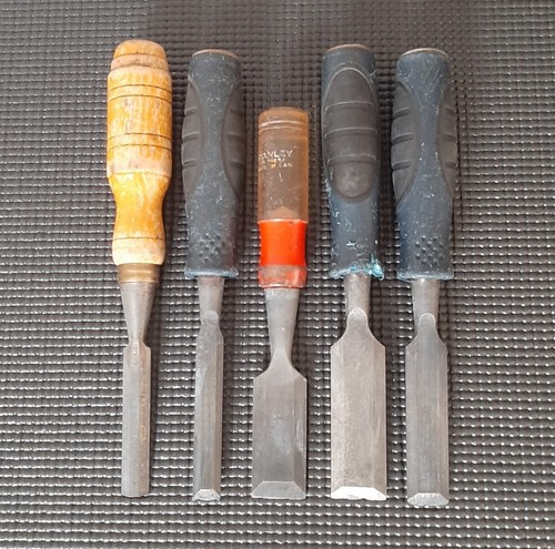 WOODWORKING CHISEL BUNDLE USED