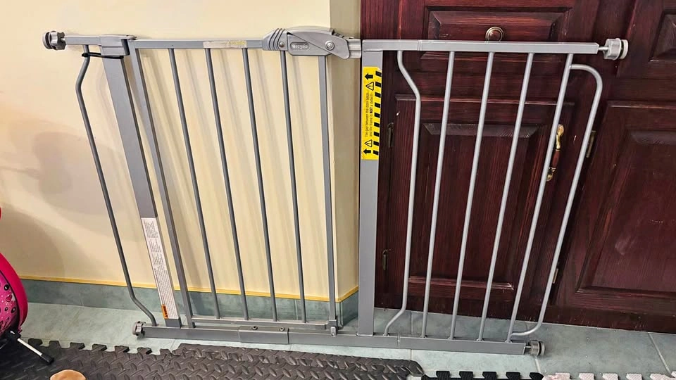 Regalo Baby and Pet Safety Gate