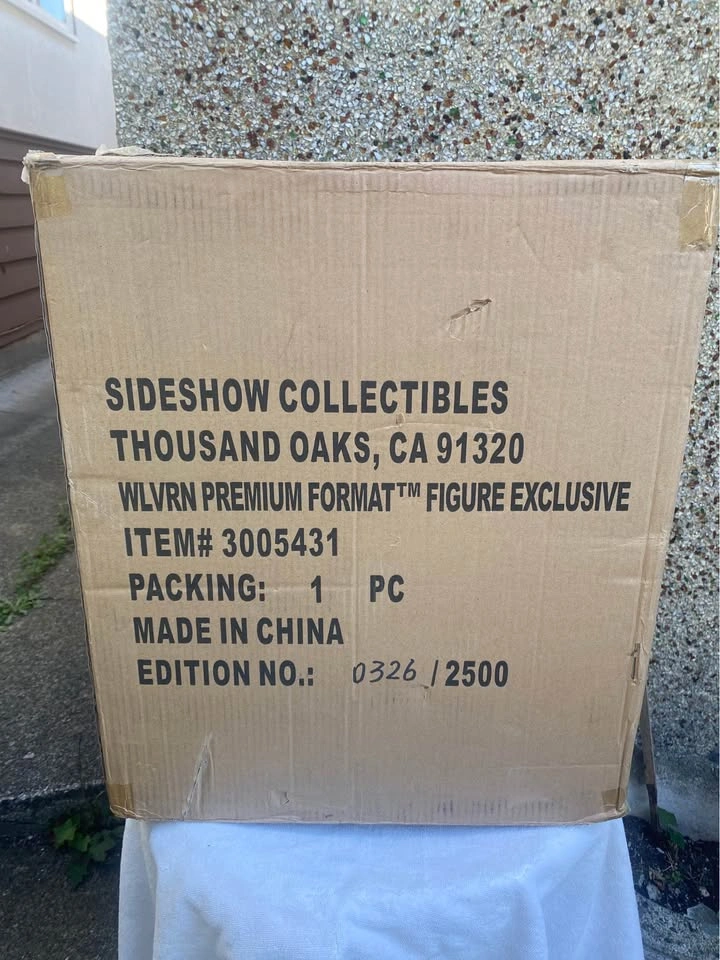 Wolverine Sideshow Collectibles Premium Format Figure - photo 2