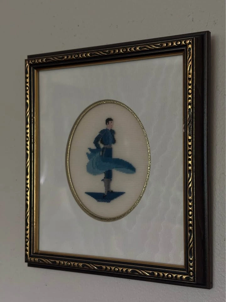 Vintage Framed Cross-Stitch Couple in Blue - photo 2