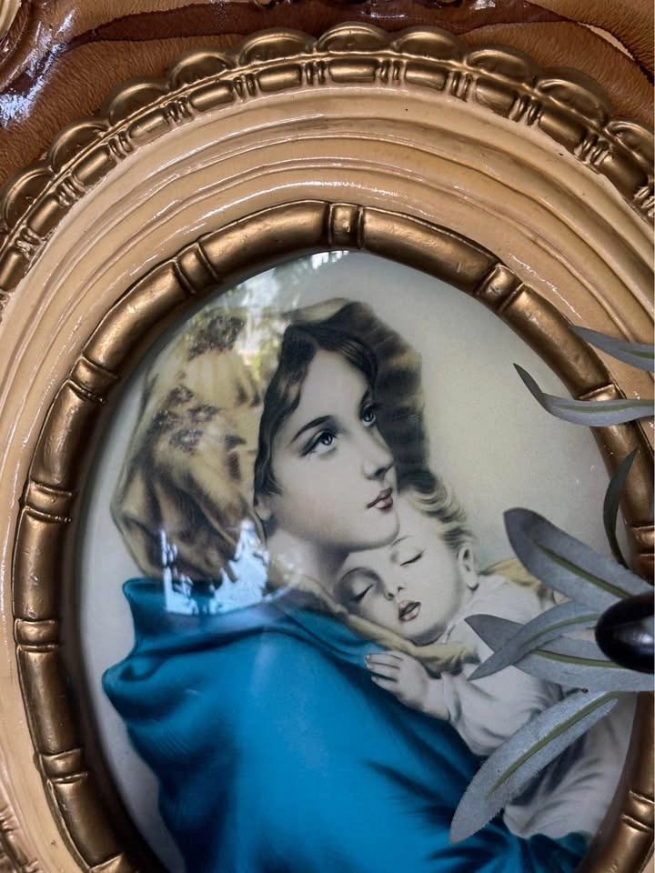 Vintage Ornate Framed Madonna and Child Art - photo 4