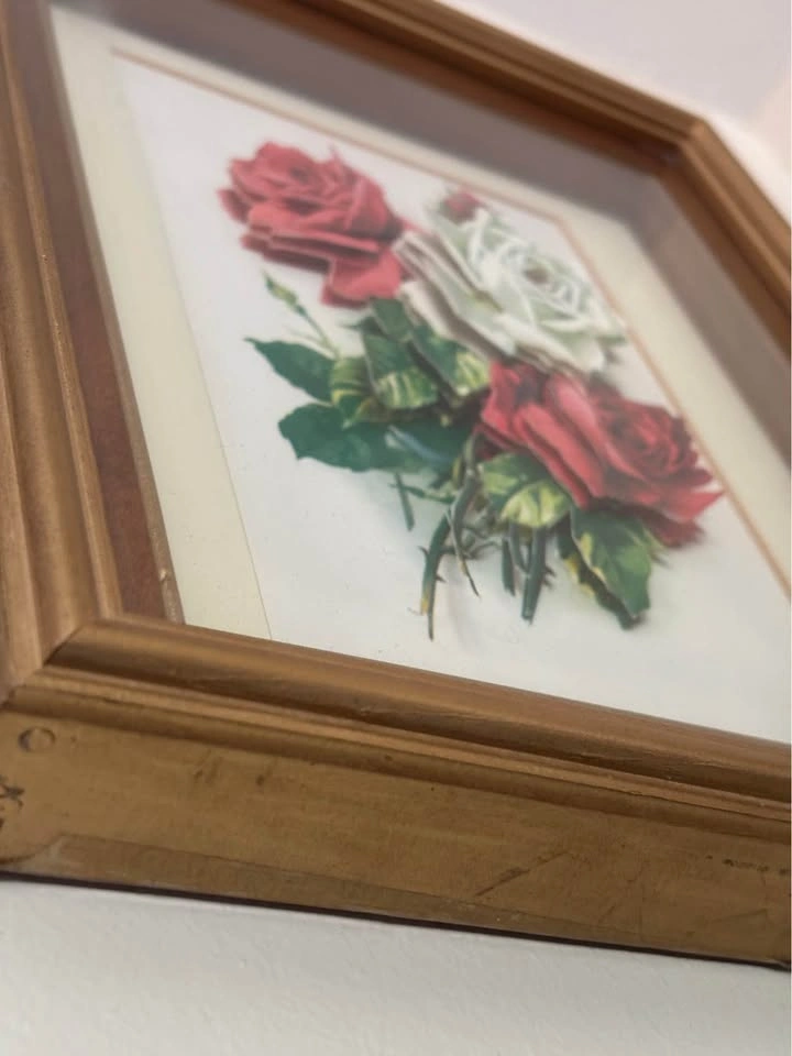 Vintage 3D Paper Tole Rose Art in Gold and Wood Frame - photo 3