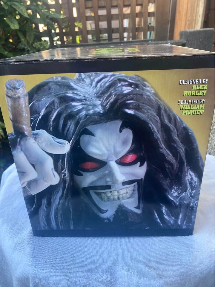 LOBO DC Action Figure Statue Limited Edition #0692/1000 - photo 4
