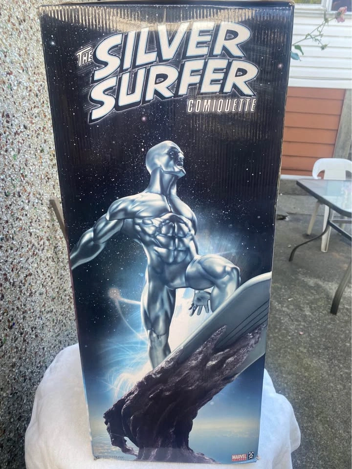 Silver surfer figure action statue numbered #116/950 NEW Sealed - photo 2