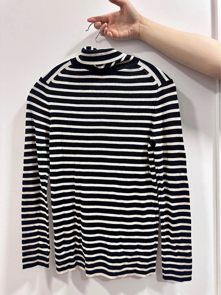 Uniqlo Ribbed Striped Turtleneck - Size XXL (Runs Small)