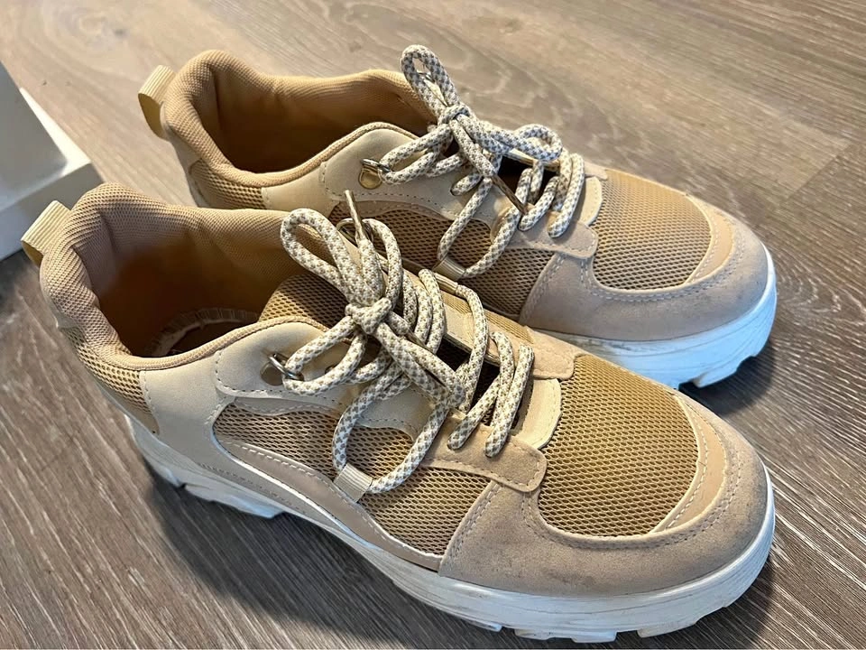 Ardene Comfort Foam Platform Sneakers - Size 10