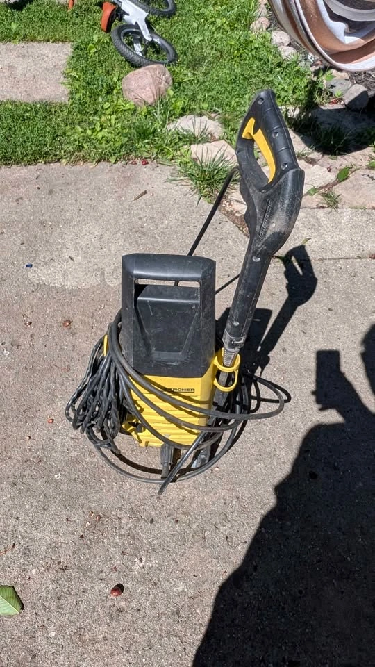 Kärcher K2 Pressure Washer 1600psi – Complete Kit - photo 2