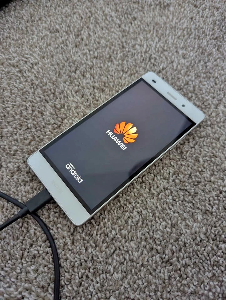 Huawei P8 Lite (16GB, Dual SIM) – Reliable Budget Smartphone