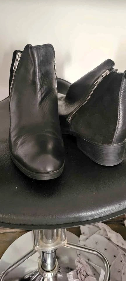 Nine West Leather/Suede Ankle Boots