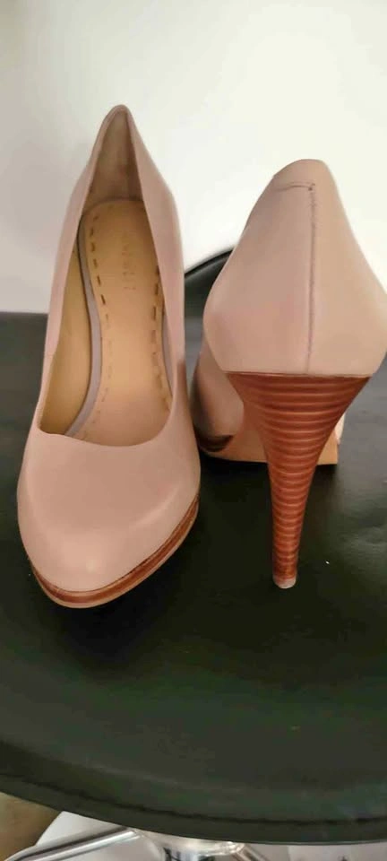 Nine West Leather Pumps