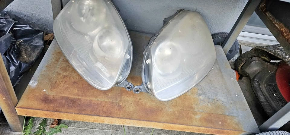 Volkswagen Jetta Headlights
