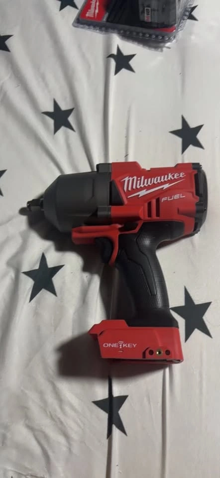 Milwaukee M18 Impact Wrench - photo 2