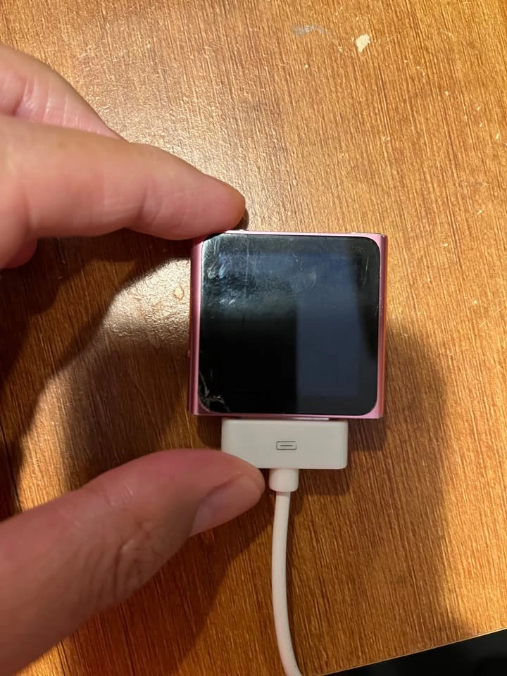 apple iPod nano 6th Generation with cable - photo 2