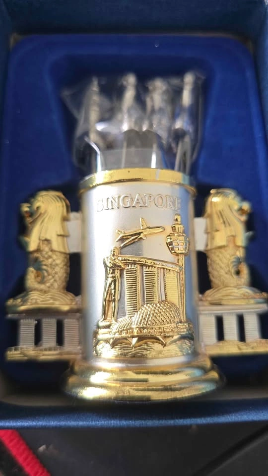 Singapore Merlion Souvenir Fork Set - photo 3