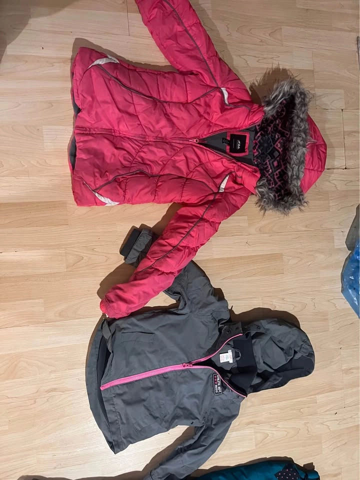 Winter jackets and snow pants - photo 2