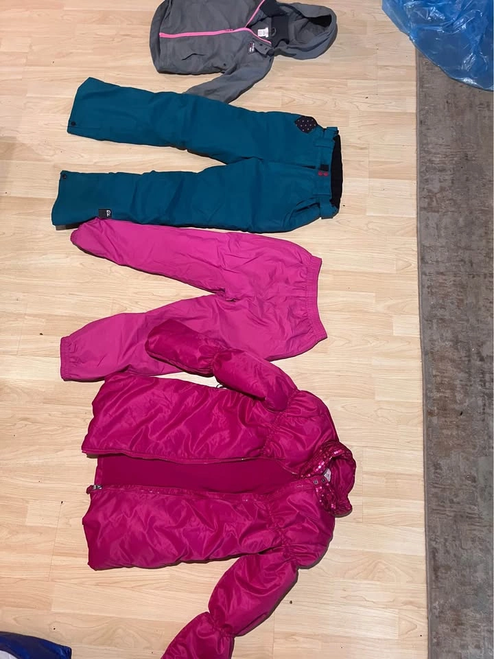 Winter jackets and snow pants - photo 4