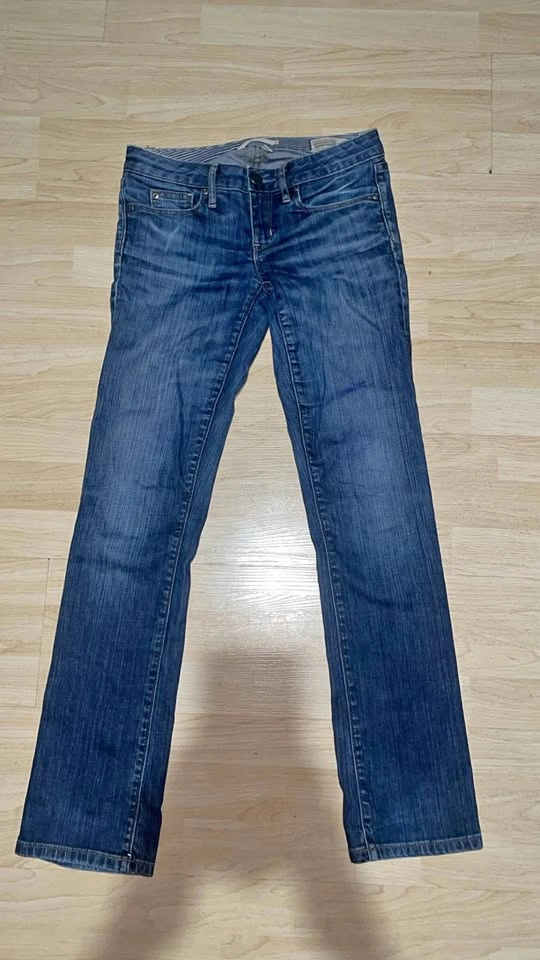 Gap straight leg low rise jeans size 24r