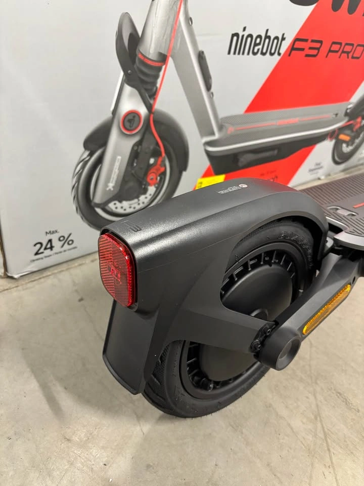 LIKE NEW Segway F3 Pro Electric Scooter - $750! - photo 4