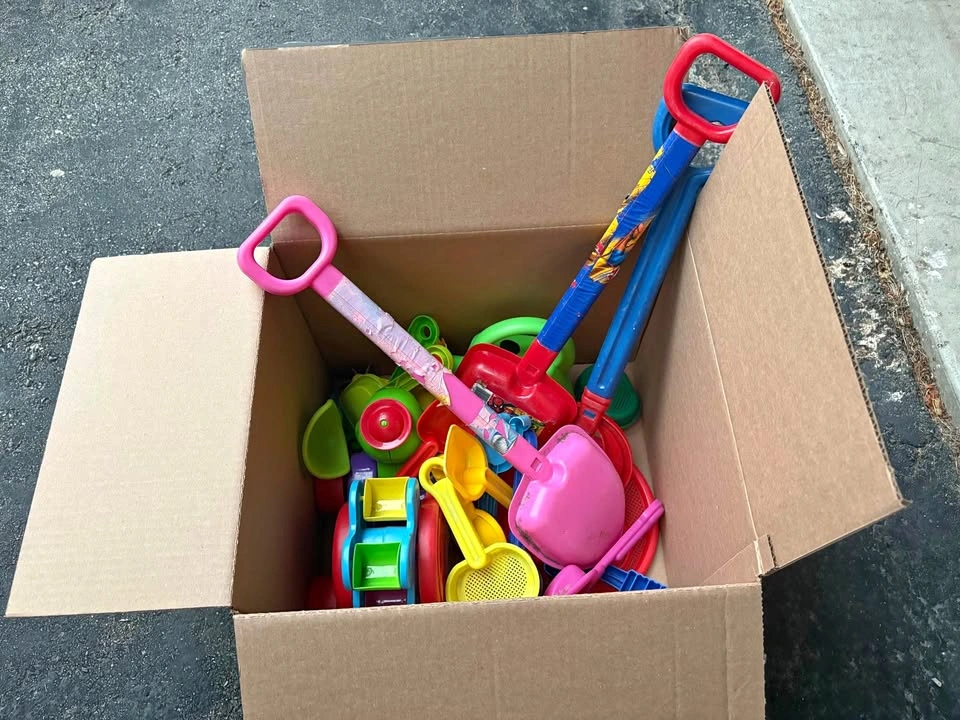 Kids Sand Toys & Beach Toy Bundle – Buckets, Shovels & More