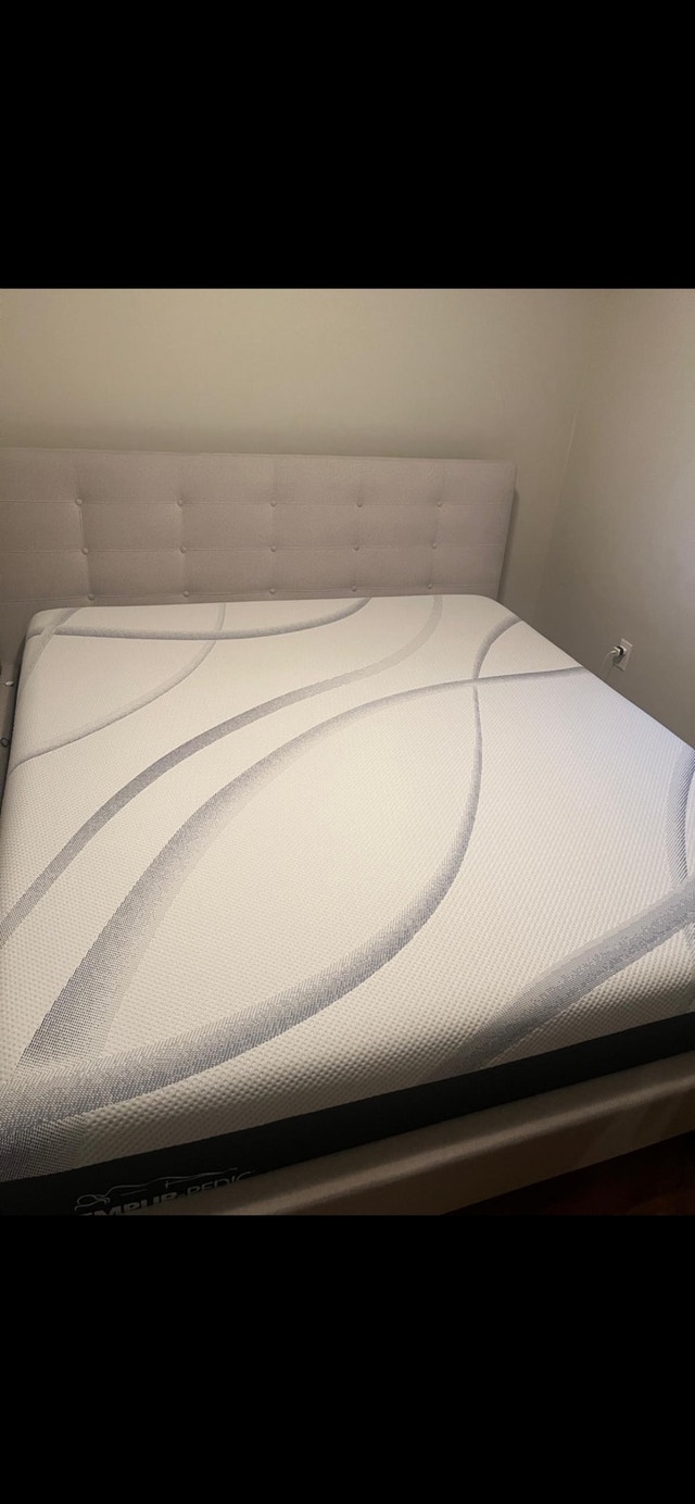 Tempur-Pedic king mattress - photo 2
