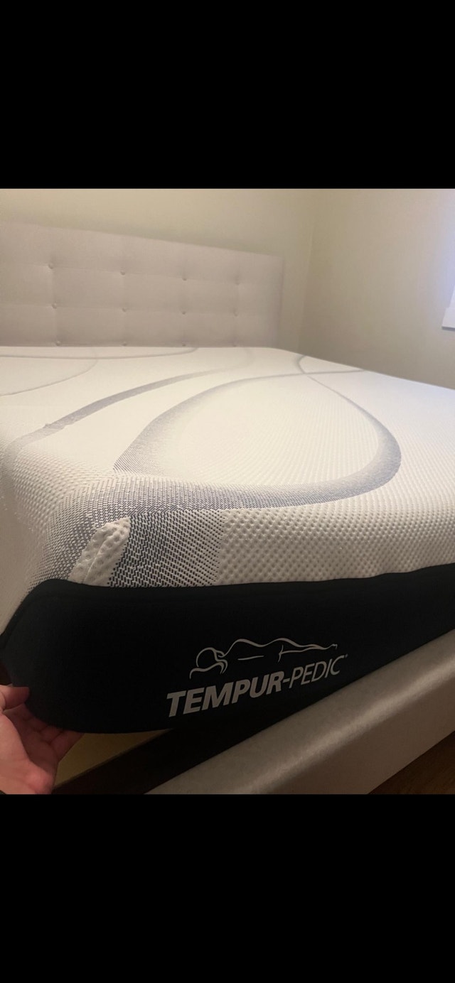 Tempur-Pedic king mattress - photo 3
