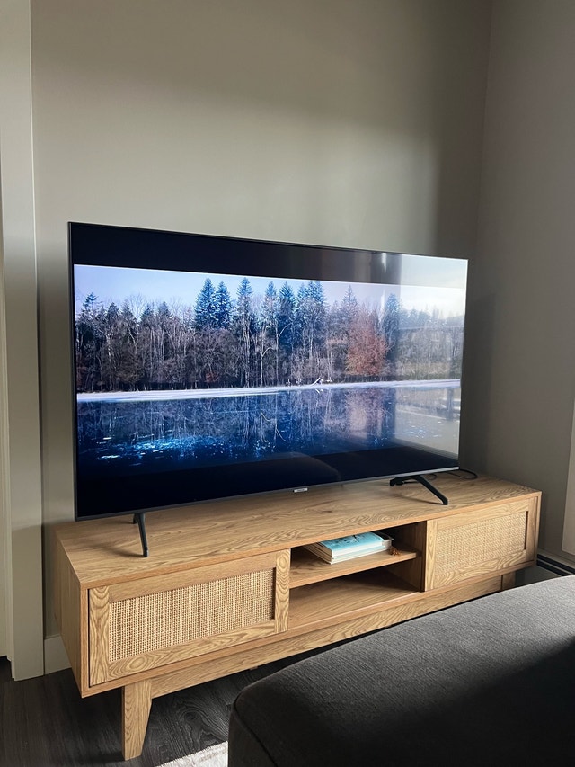 Samsung Smart TV and TV Stand - photo 2
