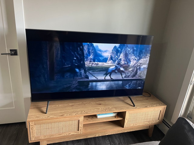 Samsung Smart TV and TV Stand - photo 3