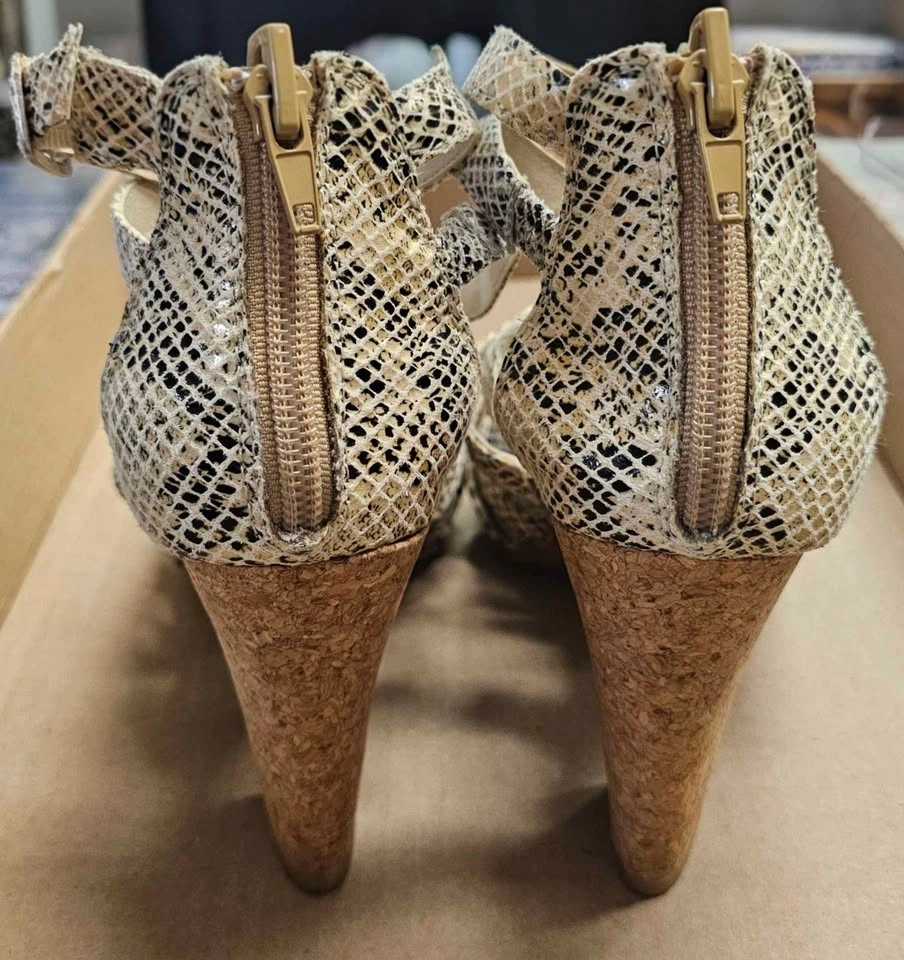 Kenneth Cole Reaction "Strong Daze" Snake Print Gladiator Heels - photo 4